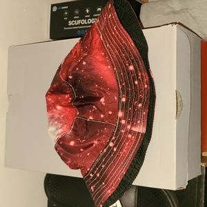 Reversible bucket hat